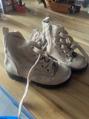 CAT & JACK KIDS BOOTS